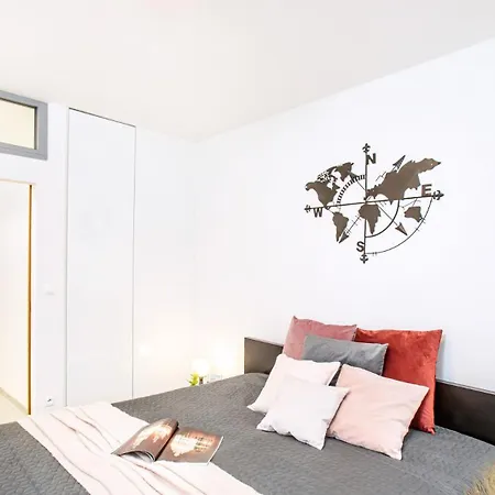 The Royal Goat Near Castle And Presidential Palace Apartman *